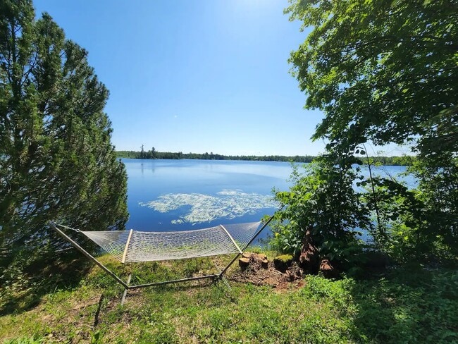 An Acre of Relaxing Space - 7590 Barrs Lake Rd
