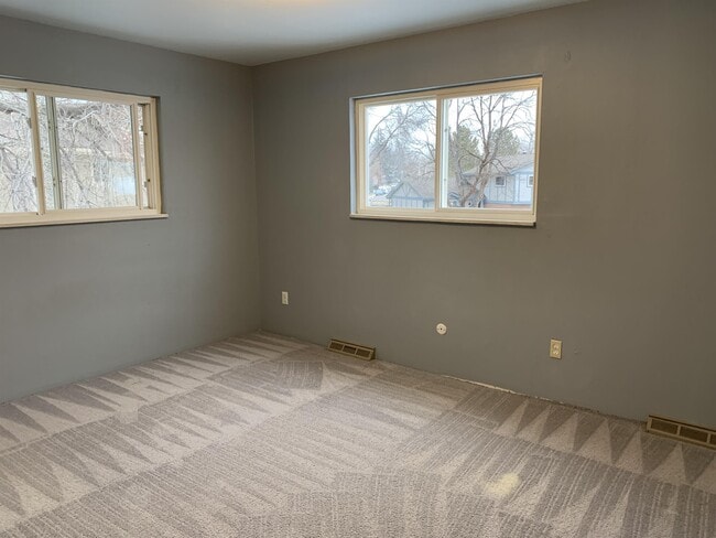 Building Photo - 6565 Zang St