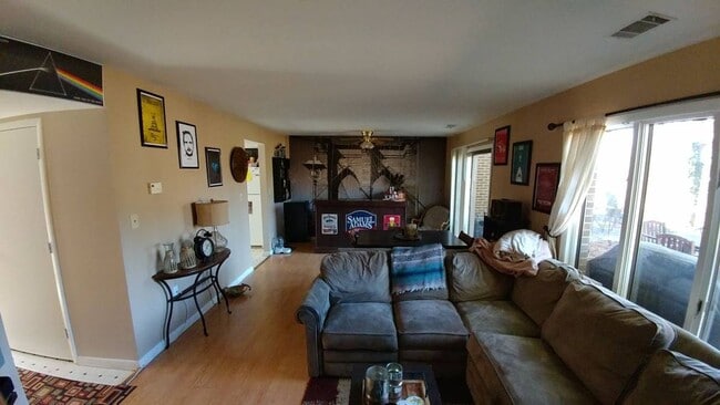 Building Photo - 3 Bed Townhome in Shenandoah Neighborhood ...