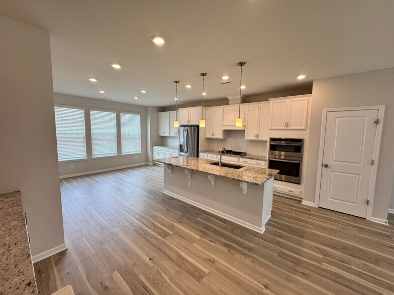 Building Photo - 1049 Manorhaven Dr