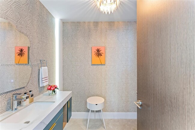Building Photo - 5959 Collins Ave