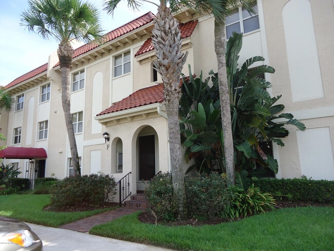 Building Photo - 10 10th St