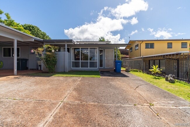 Building Photo - Fully Renovated 3BR/2BA/2Car Garage in Pea...