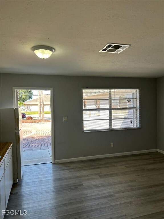 Building Photo - 15 SE 24th Ave