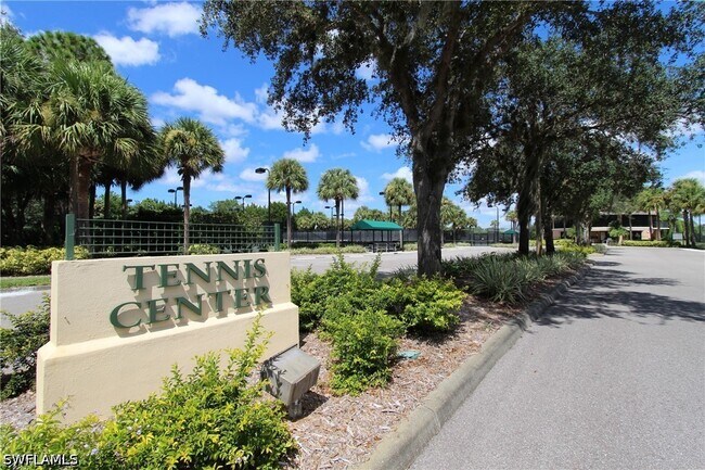 Building Photo - 3510 Lakemont Dr