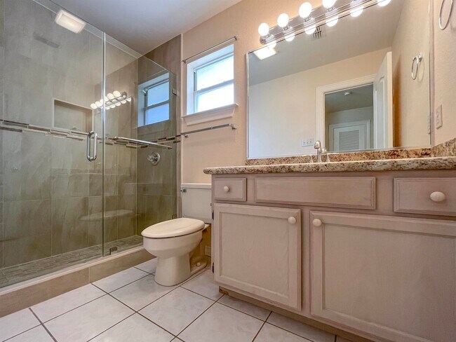 Building Photo - 809 Preston Dr