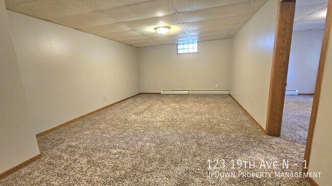 Building Photo - 123 19th Ave N