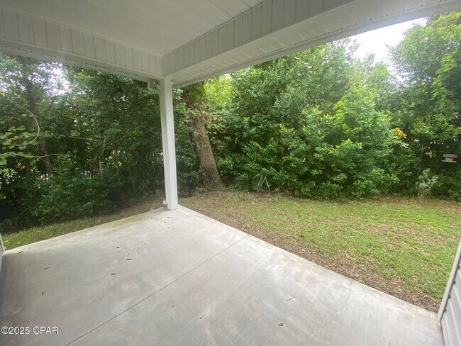 Building Photo - 1001 Clay Ave