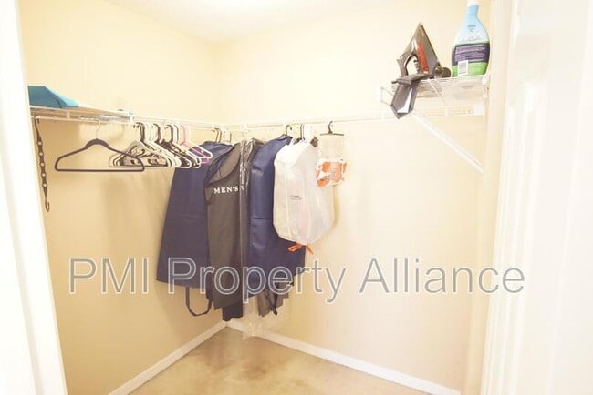 Building Photo - 12111 Goldenstar Ln