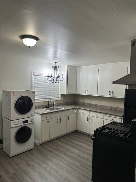 Primary Photo - 847 S 47th St