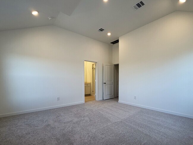 Building Photo - 2218 Via Vicky Rd