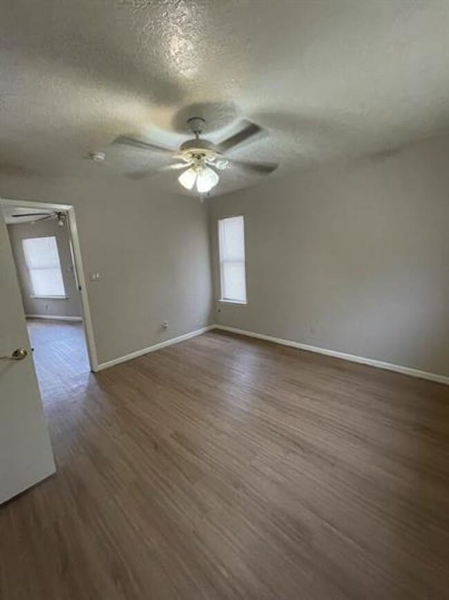 Building Photo - 296 Friendship Ln
