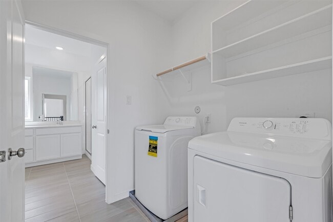 Building Photo - 27318 Sweetwater Bay Dr