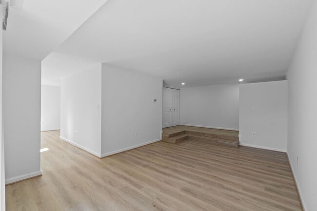 Building Photo - 2 bedroom 2 full bath condo in Annapolis - Ready Now!