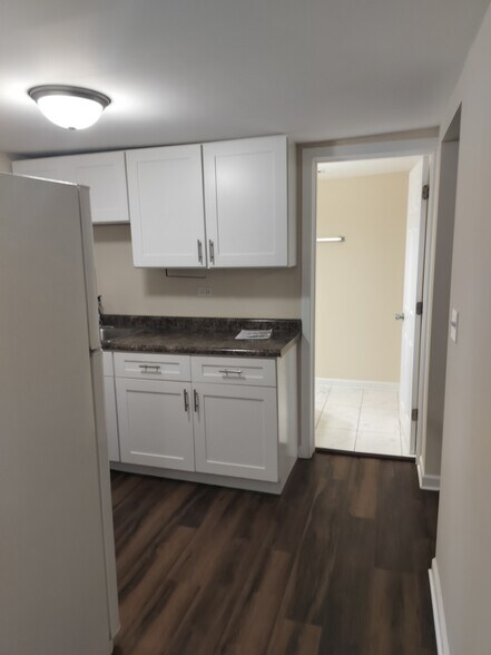 Building Photo - 239 S Locust St