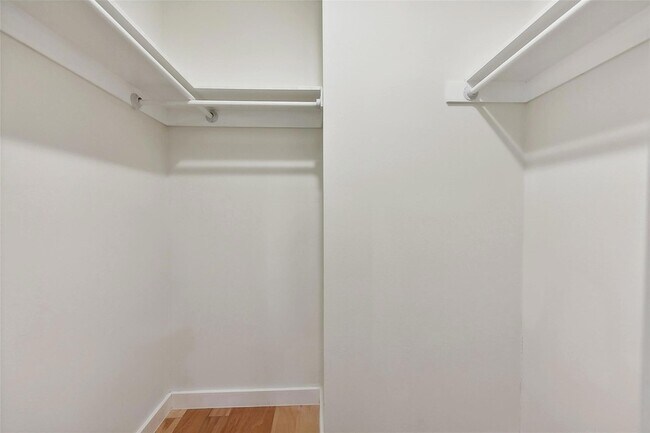 Building Photo - 11900 Dove Haven Dr
