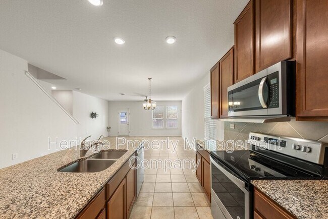 Building Photo - 7347 Bluebonnet Bay