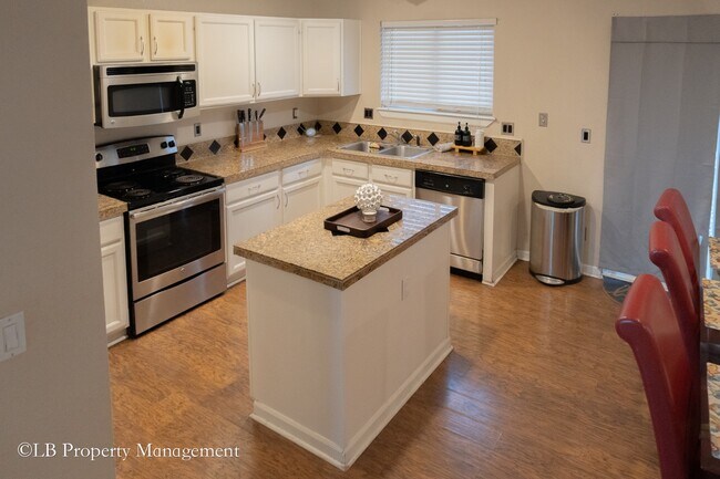 Building Photo - 4780 N Foxtail Dr