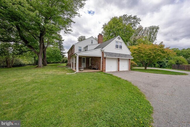 Building Photo - 538 Conestoga Rd
