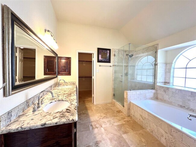 Building Photo - 22847 Red River Dr