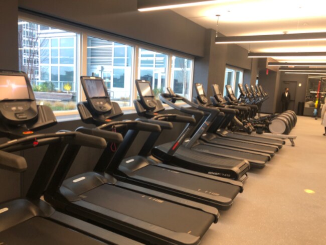 Building Photo - 52 - 10 Center Blvd