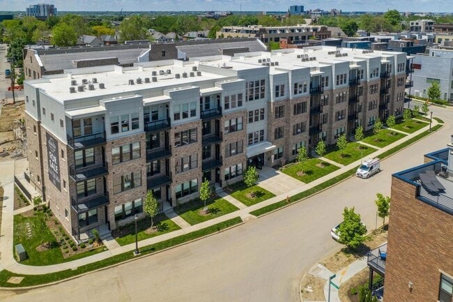 Building Photo - 313 N 6th St