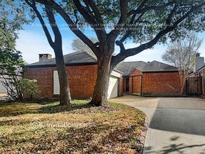 Building Photo - 2227 Briarwest Blvd