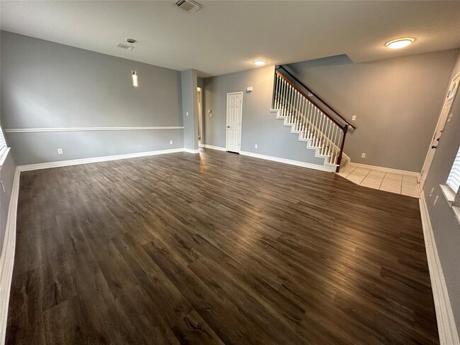 Building Photo - 6810 Crystal Point Dr