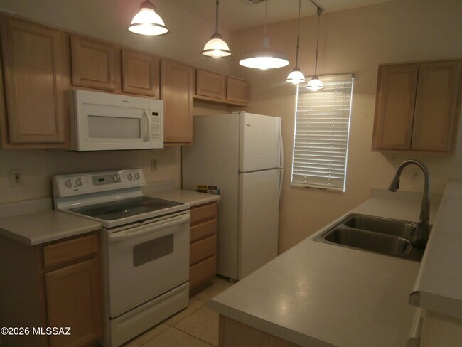 Building Photo - 3773 S Avenida de Encino