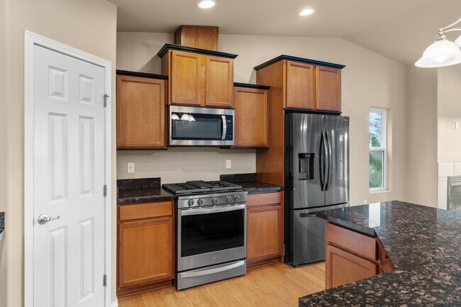Building Photo - 231 E Linda Vista Ct