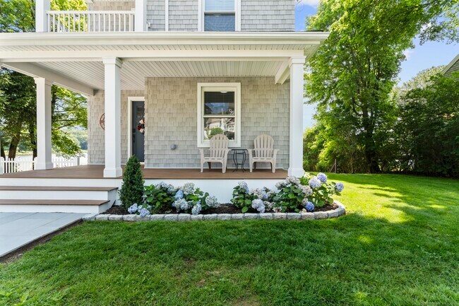 Building Photo - 270 Elm St