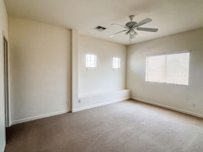 Building Photo - 4 Bed + Office | 3 Bath | 3-Car Garage | E...