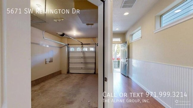 Building Photo - 5671 SW Remington Dr