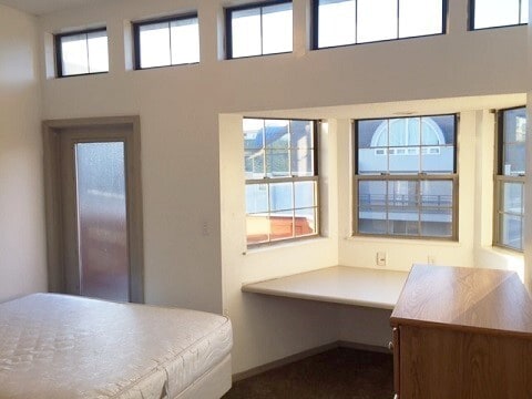 Interior Photo - 1002 S 2nd St