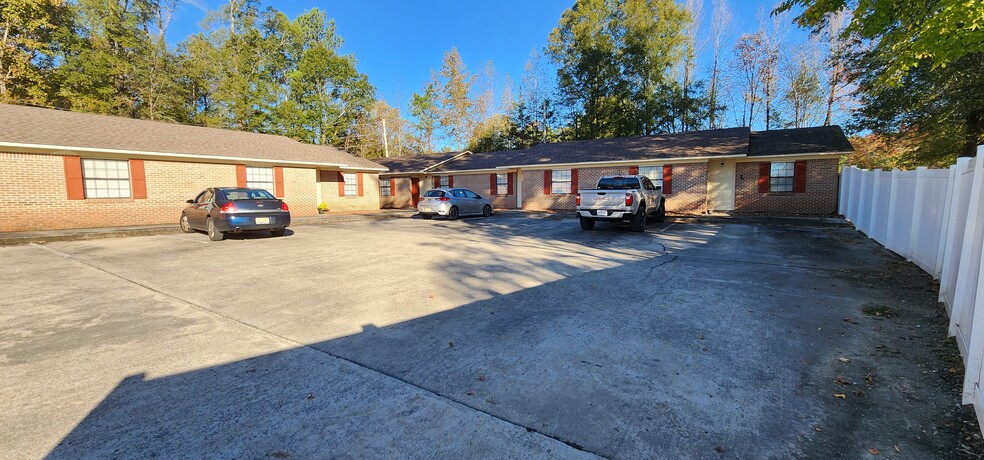 Building Photo - 1535 Warnke Rd NW