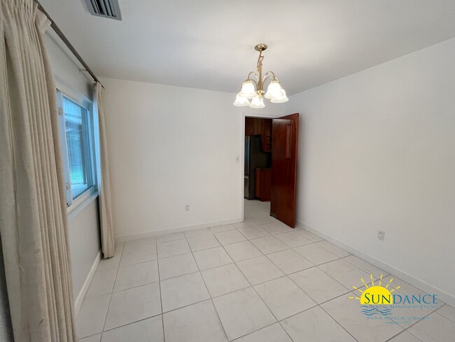 Building Photo - Sparkling Pool Oasis 3 Bedroom + Flex Spac...