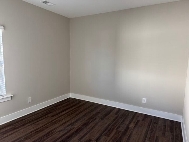Building Photo - 4024 Ashley Dr