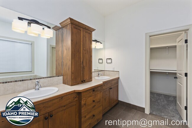 Building Photo - 3103 E Tybalt Ct