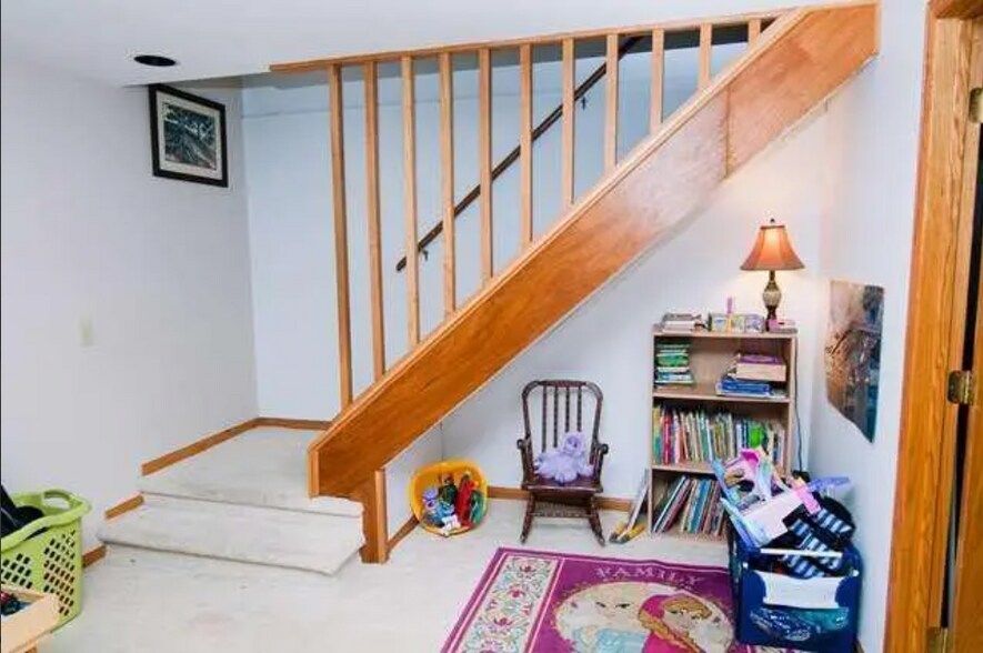 Building Photo - 7302 Gladstone Dr