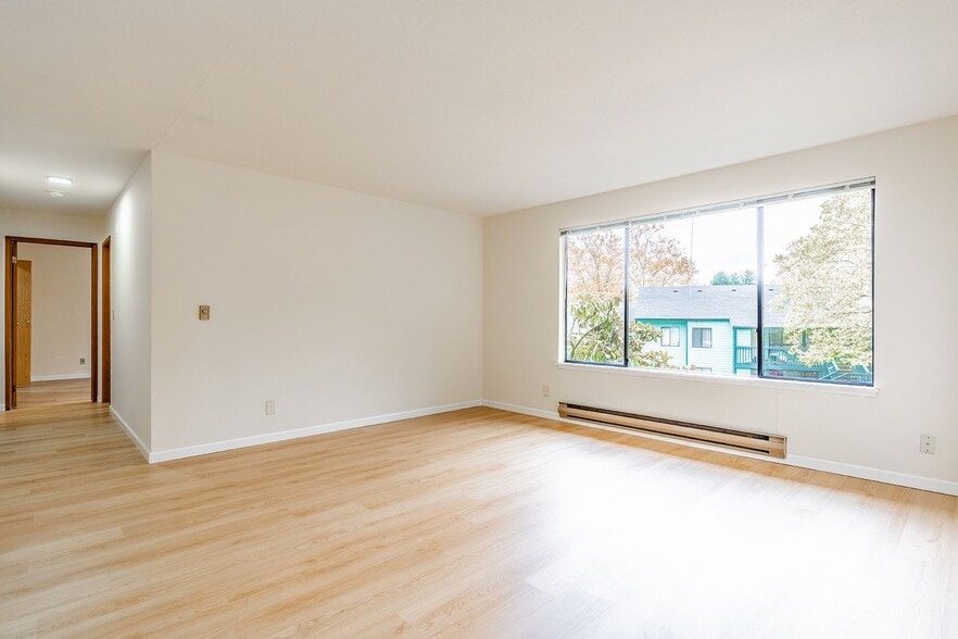 Interior Photo - Town Centre