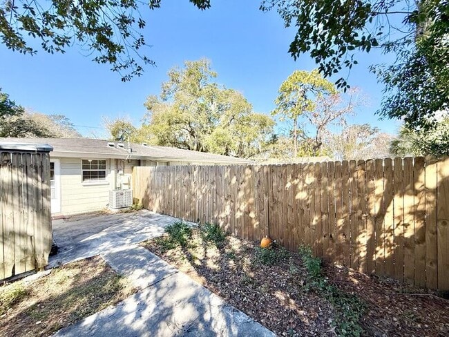 Building Photo - 5852 Monroe St