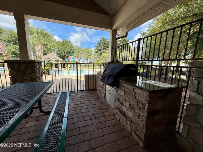 Building Photo - 3635 Summit Oaks Dr
