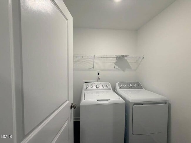 Building Photo - 228 Deercroft Dr