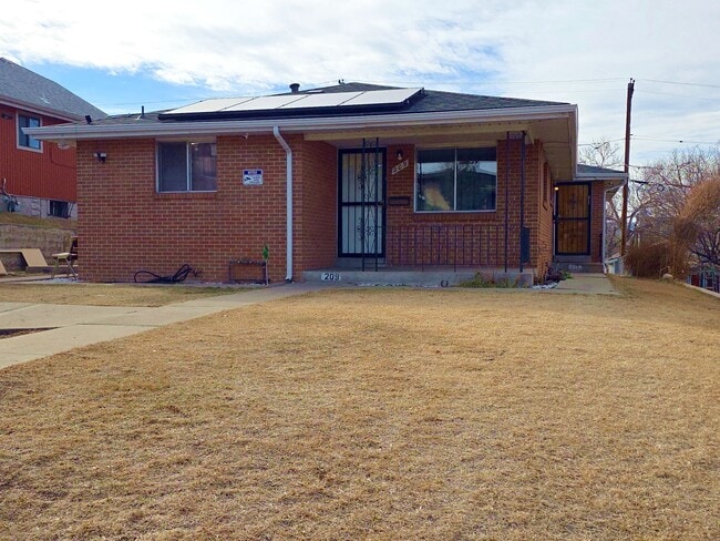 Building Photo - 209 S Hooker St