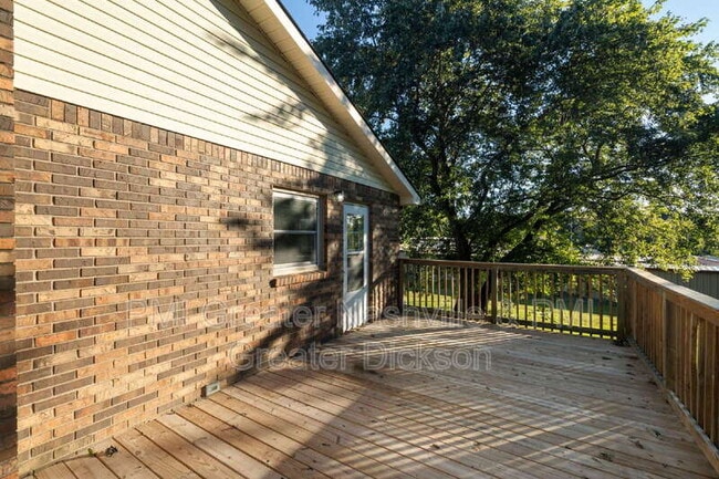 Building Photo - 8119 Vaughn Cir