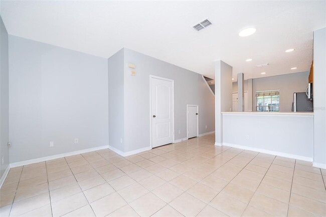 Building Photo - 3479 Wilshire Way Rd