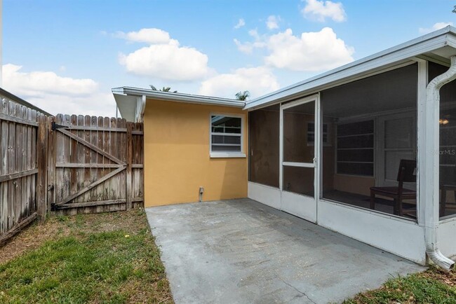 Building Photo - 3511 Calera Dr