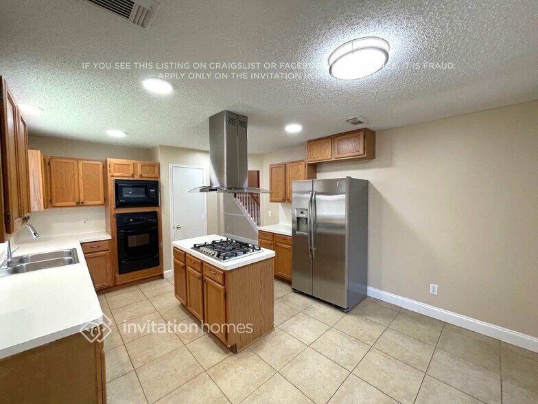 Building Photo - 3242 Eagle Ridge Way