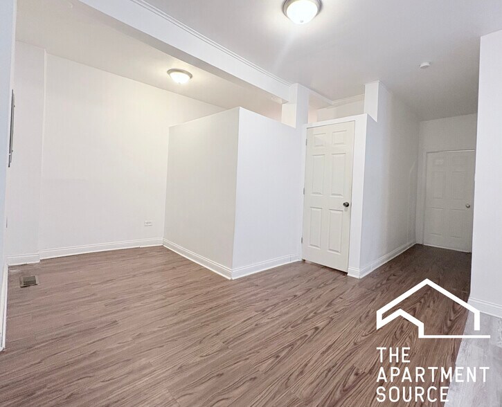 Building Photo - 1900 S Throop St