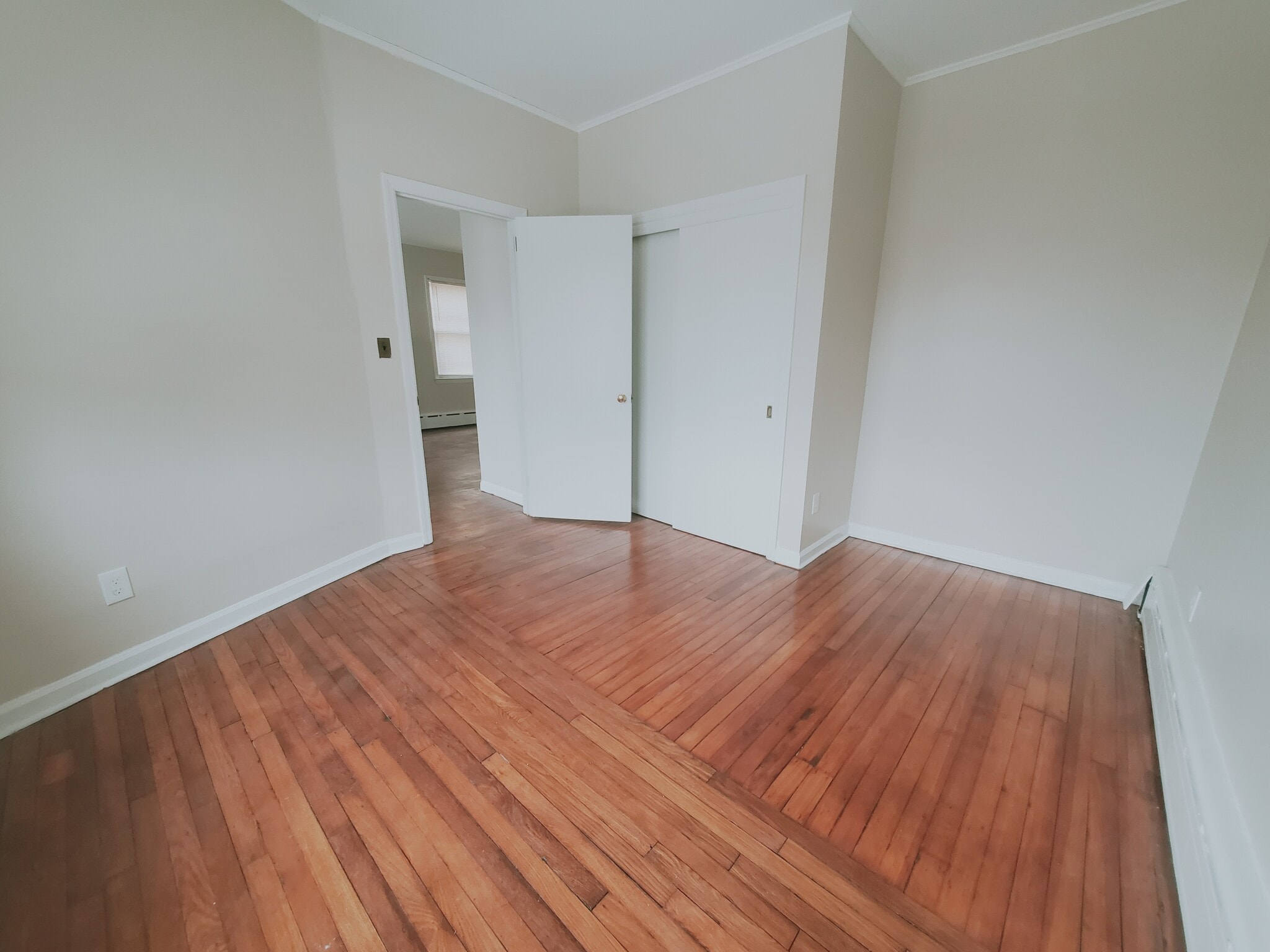 Building Photo - 156 River Road Ext